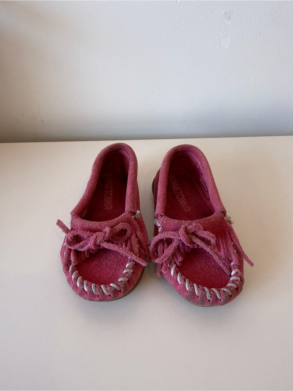 Minnetonka Girls Pink Suede Fringe Moccasins - Classic Slip-On Style toddler 7